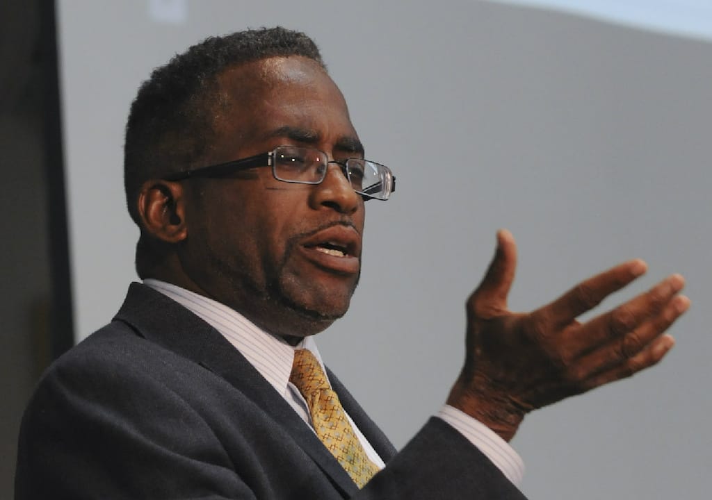 Craig Settles: If You Can’t Give Away Free Internet, Consider Telehealth