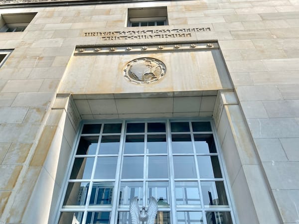 Chamber of Commerce Joins ISPs in Pushing Sixth Circuit to Hear Net Neutrality Case